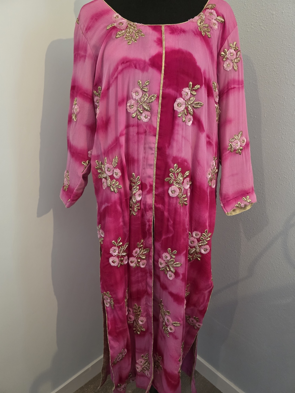 Fuchsia Pink Embroidered Floral Kaftan